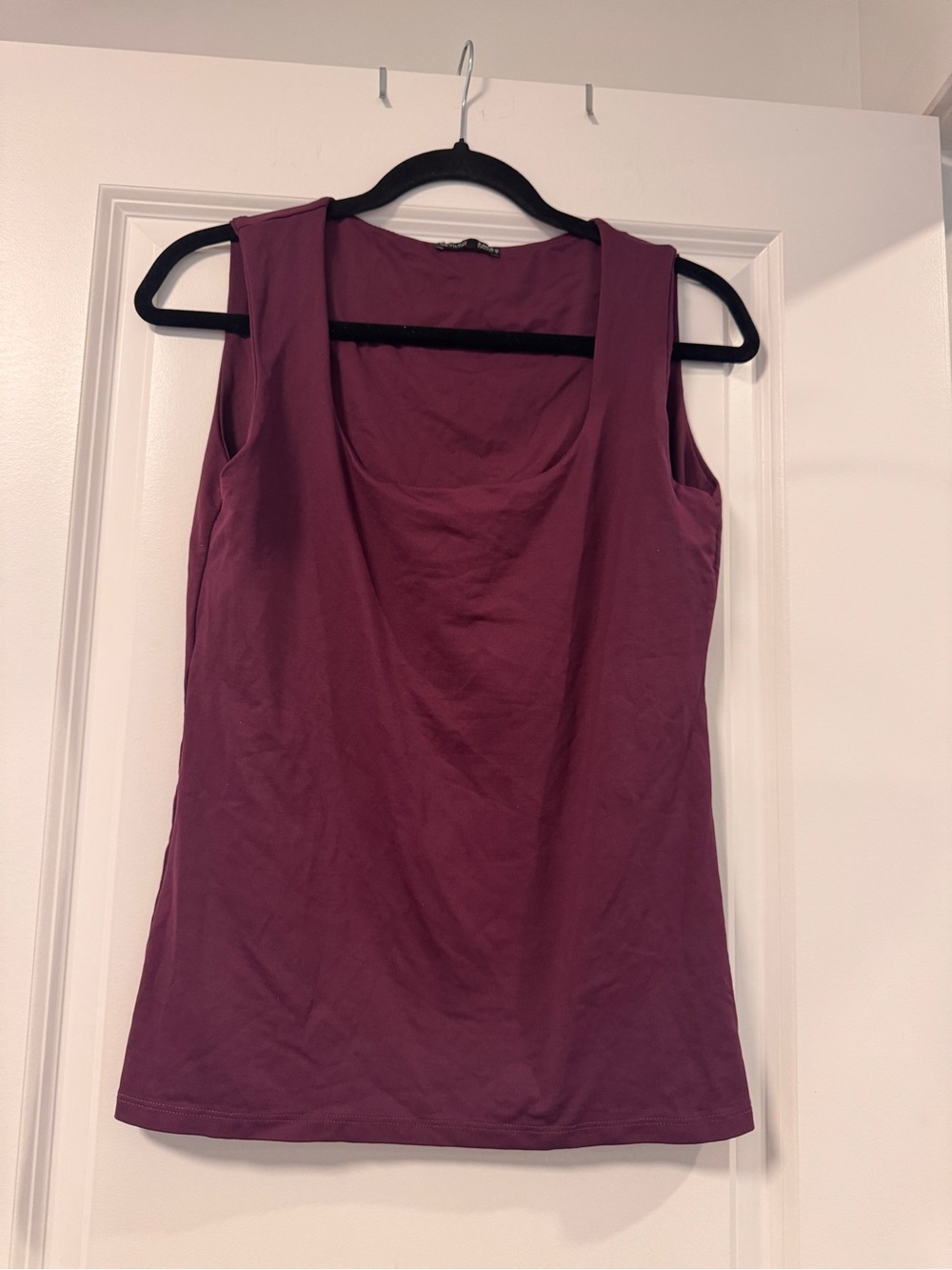 Zara Sleeveless Scoop Neck Tank Top - Wine